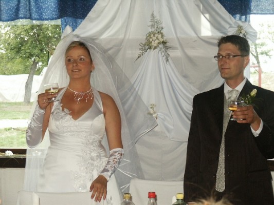 081hochzeitungarnbernimoni2007.jpg